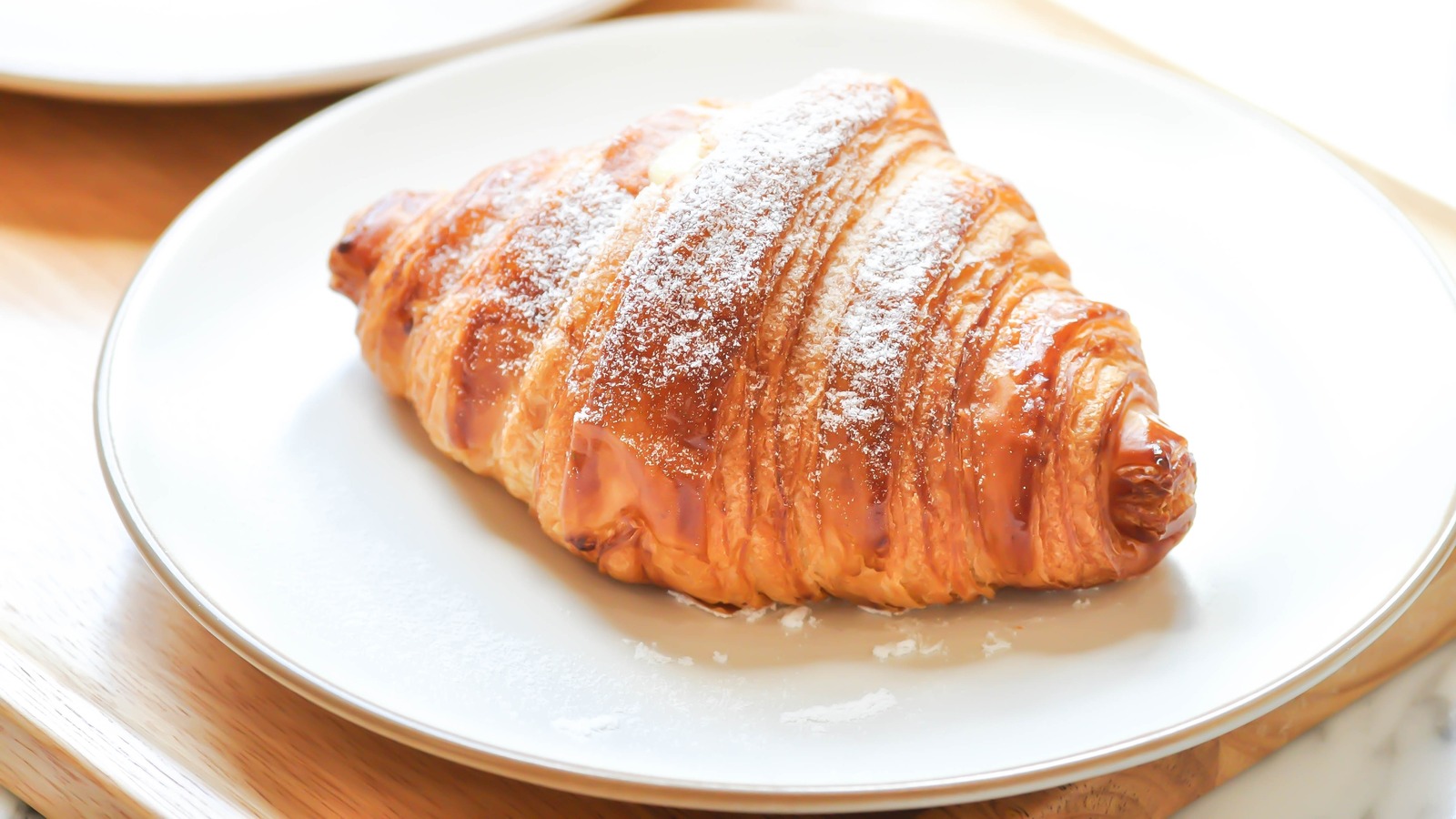 Le Croissant: La Révélation de son Origine Autrichienne, Symbole de la Cuisine Française