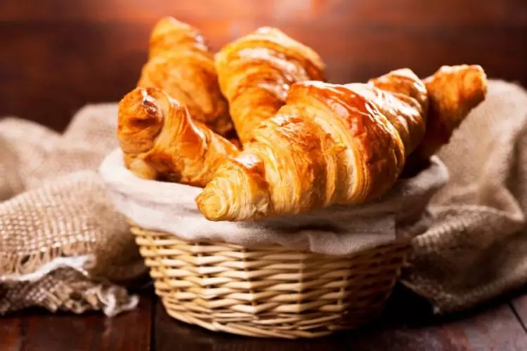 Le Croissant: La Révélation de son Origine Autrichienne, Symbole de la Cuisine Française